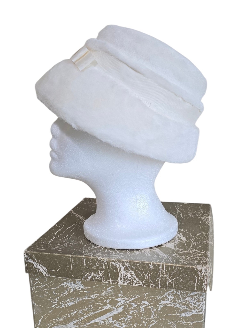 Vintage Mid Century 1950s/60s White Faux Fur Pillbox Cloche Bucket Hat Mod